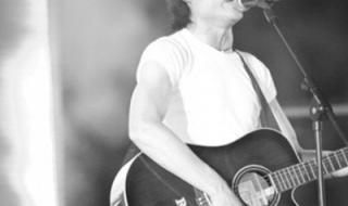 模仿黄家驹最像的人 模仿黄家驹最像的人